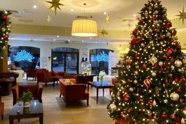 16 Christmas Tree Decoration Ideas and Tips 2026